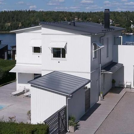 Water Facing Villa With Pool & Sauna Lidingö Buitenkant foto